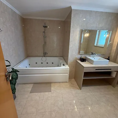 Pool, Bbq & Soccer * Aroeira (Setubal)