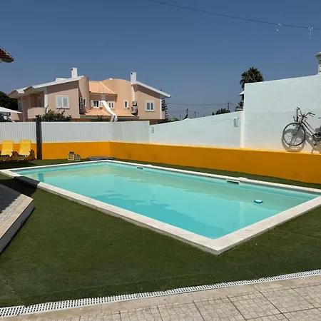 Pool, Bbq & Soccer