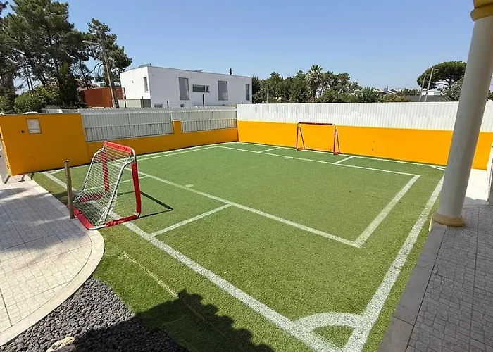 Pool, Bbq & Soccer